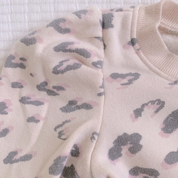 Grayson Mini toddler girls sweatshirt. Size 4T. Cream with leopard print. - Picture 5 of 8